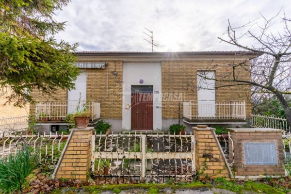 casa indipendente in vendita a Monte San Giusto