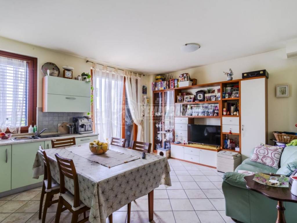 appartamento in vendita a Monte San Giusto in zona Villa San Filippo