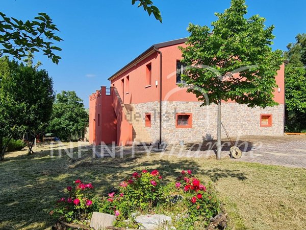 pentavano in vendita a Monte San Giusto