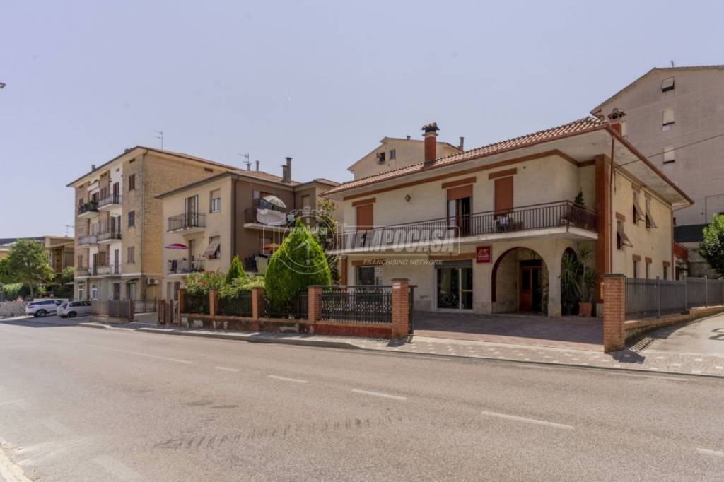casa indipendente in vendita a Monte San Giusto