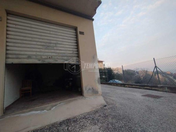 negozio in vendita a Monte San Giusto