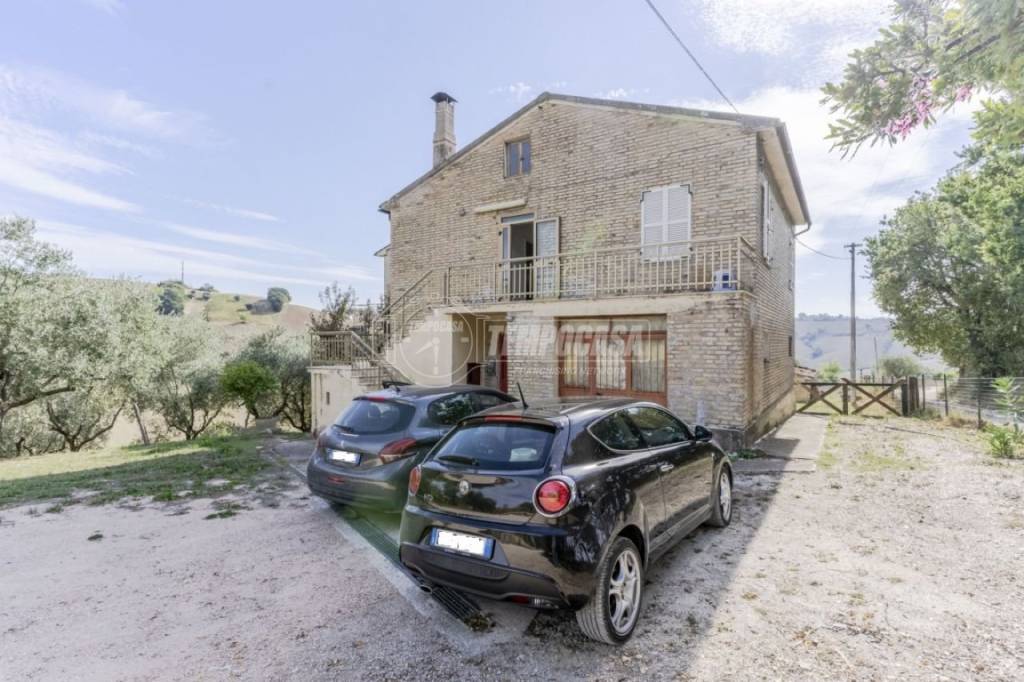 casa indipendente in vendita a Monte San Giusto