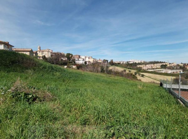 terreno edificabile in vendita a Monte San Giusto