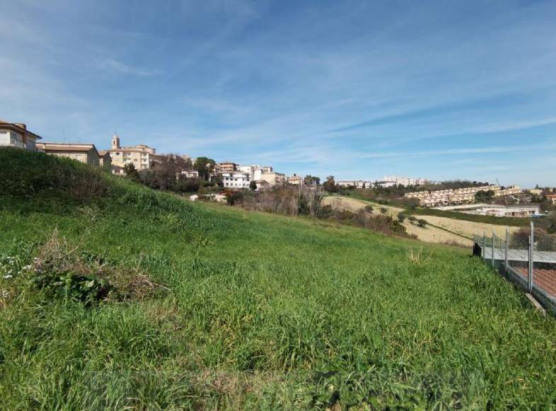 terreno edificabile in vendita a Monte San Giusto