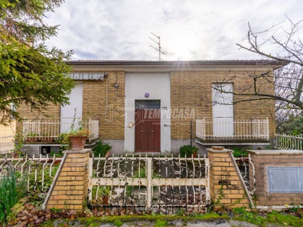 casa indipendente in vendita a Monte San Giusto