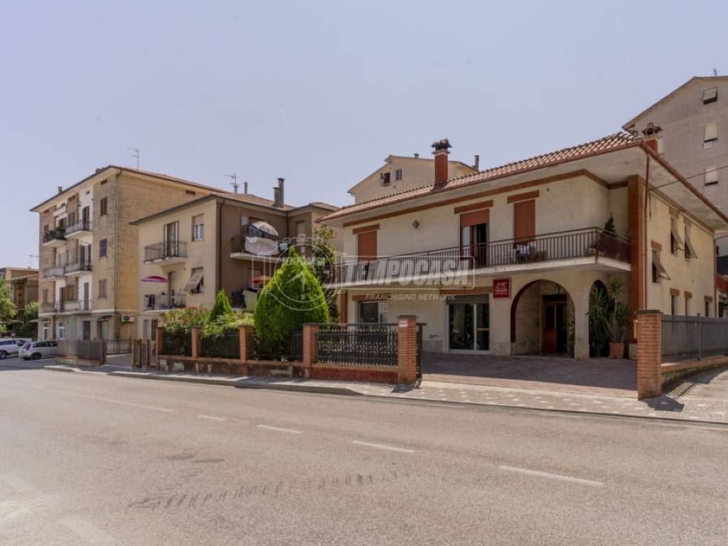 casa indipendente in vendita a Monte San Giusto