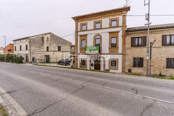 appartamento in vendita a Monte San Giusto in zona Villa San Filippo