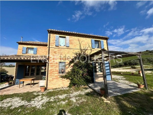 casa indipendente in vendita a Monte San Giusto