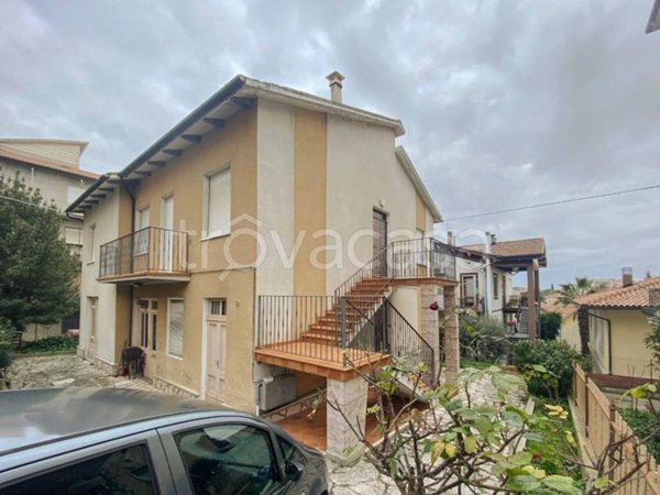 casa indipendente in vendita a Monte San Giusto