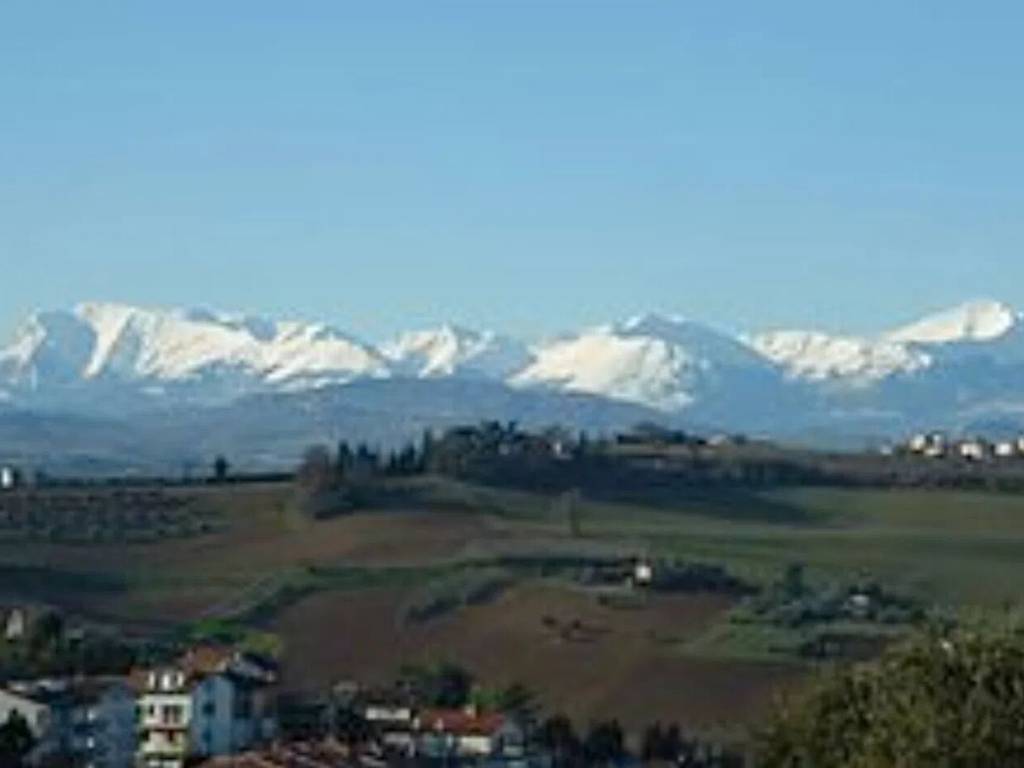 casa indipendente in vendita a Monte San Giusto