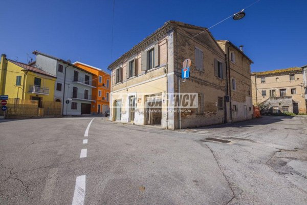 casa indipendente in vendita a Monte San Giusto in zona Villa San Filippo