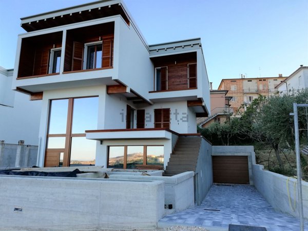 casa indipendente in vendita a Monte San Giusto