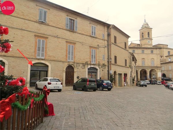 locale commerciale in vendita a Monte San Giusto