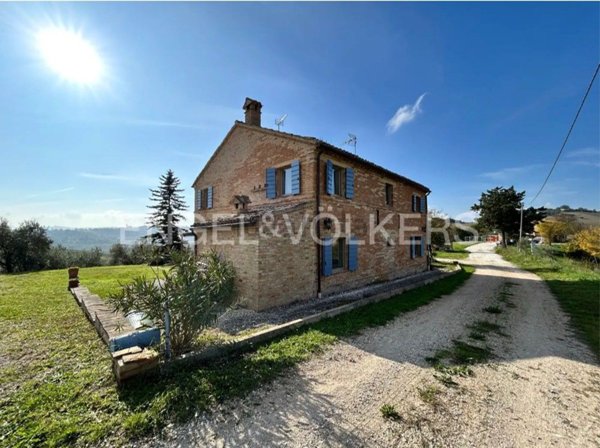 casa indipendente in vendita a Monte San Giusto