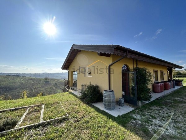 casale in vendita a Monte San Giusto