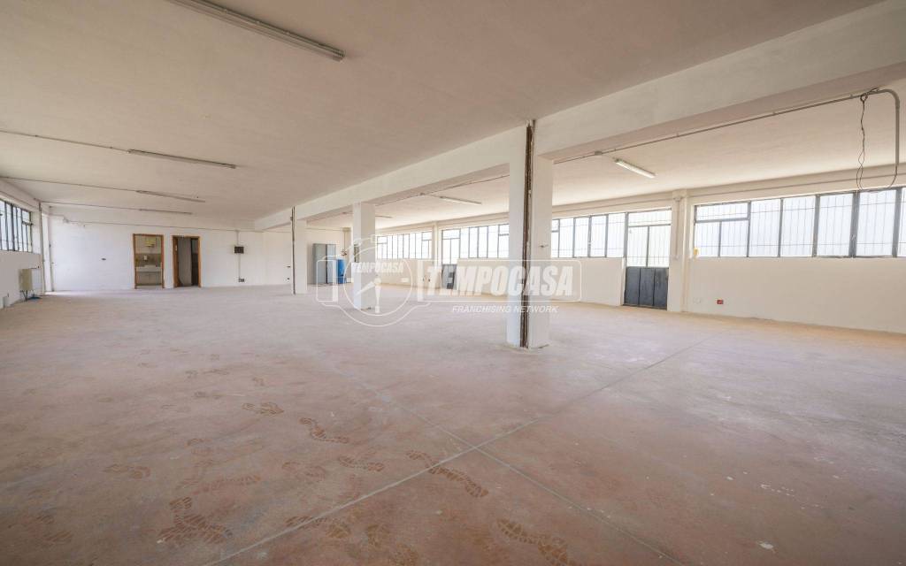 negozio in vendita a Monte San Giusto