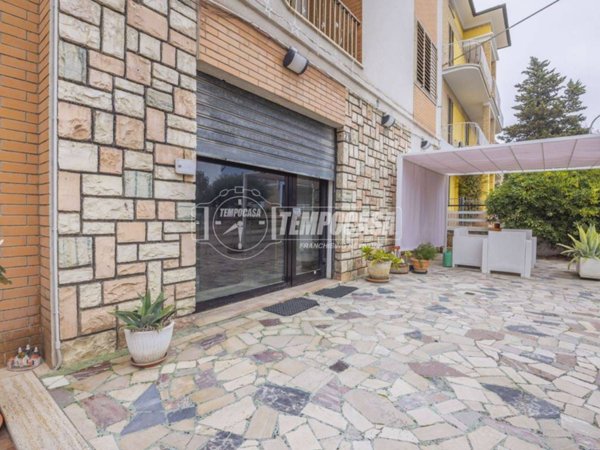 negozio in vendita a Monte San Giusto