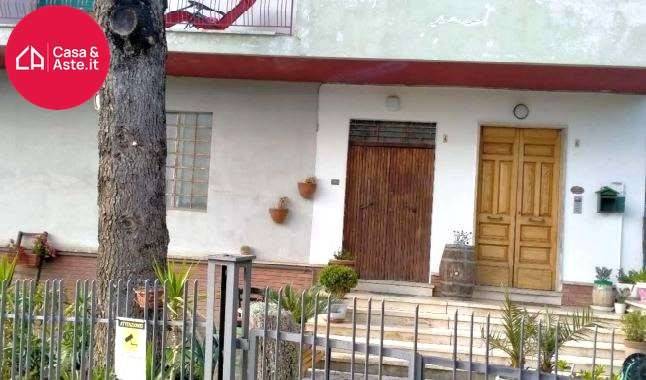 negozio in vendita a Monte San Giusto