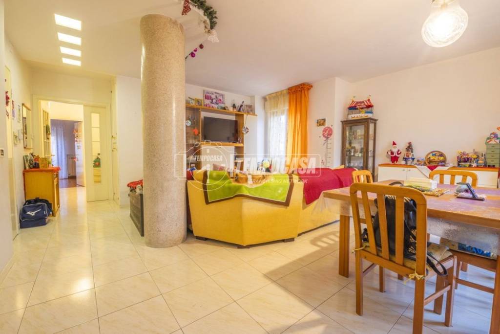 appartamento in vendita a Monte San Giusto in zona Villa San Filippo