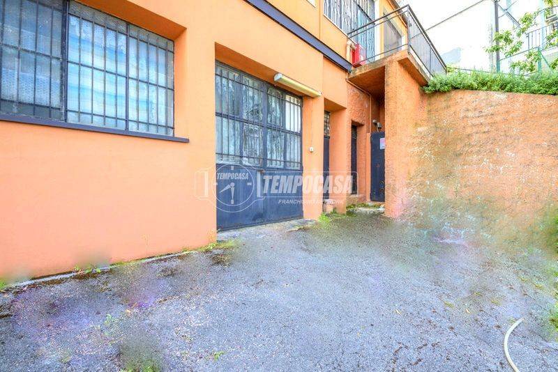 locale commerciale in vendita a Monte San Giusto