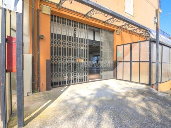 negozio in vendita a Monte San Giusto