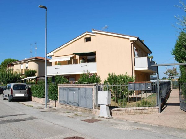 appartamento in vendita a Monte San Giusto in zona Villa San Filippo