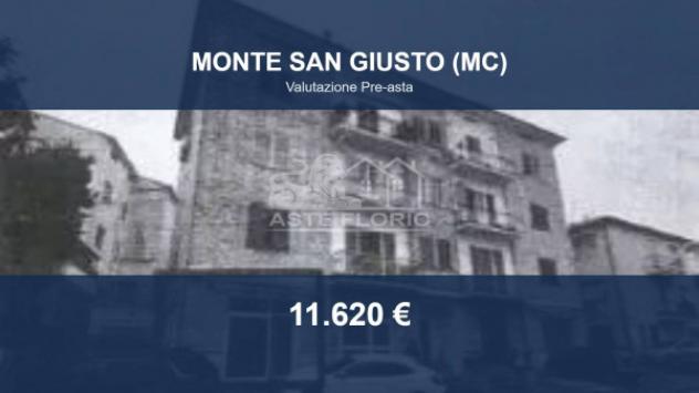 locale commerciale in vendita a Monte San Giusto