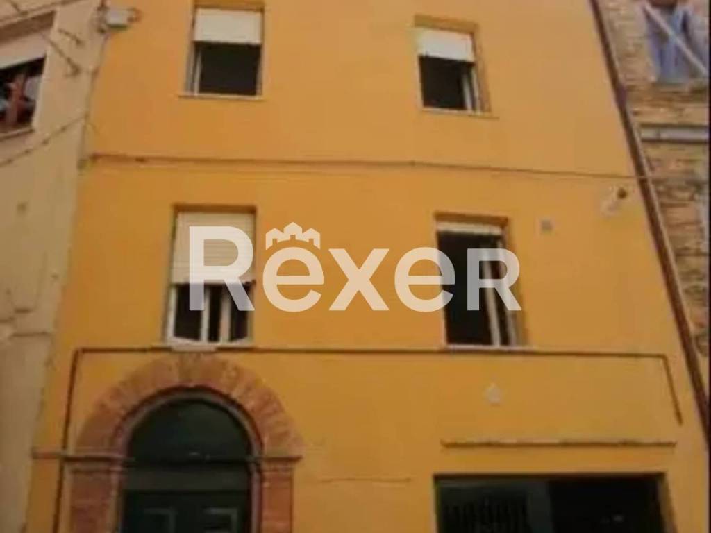 intera palazzina in vendita a Monte San Giusto