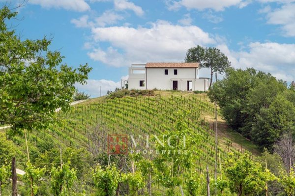 casa indipendente in vendita a Monte San Martino