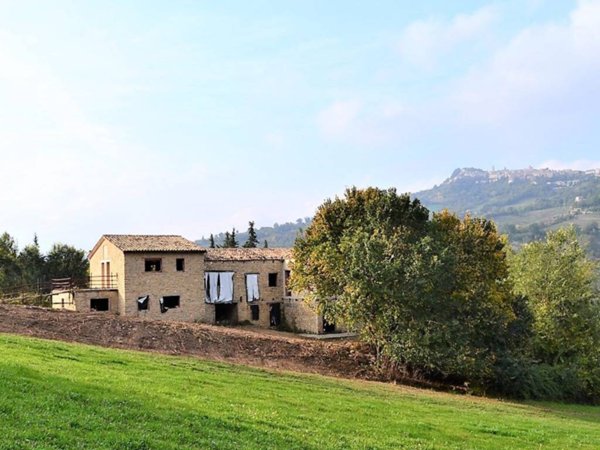 casa indipendente in vendita a Monte San Martino