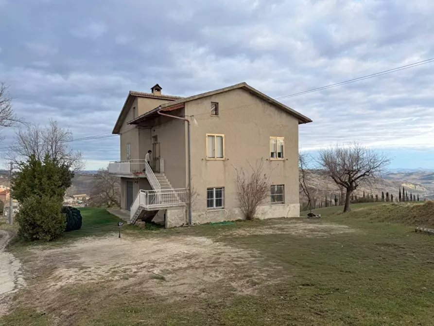 casa indipendente in vendita a Monte San Martino