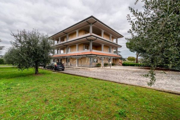 casa indipendente in vendita a Morrovalle in zona Cunicchio