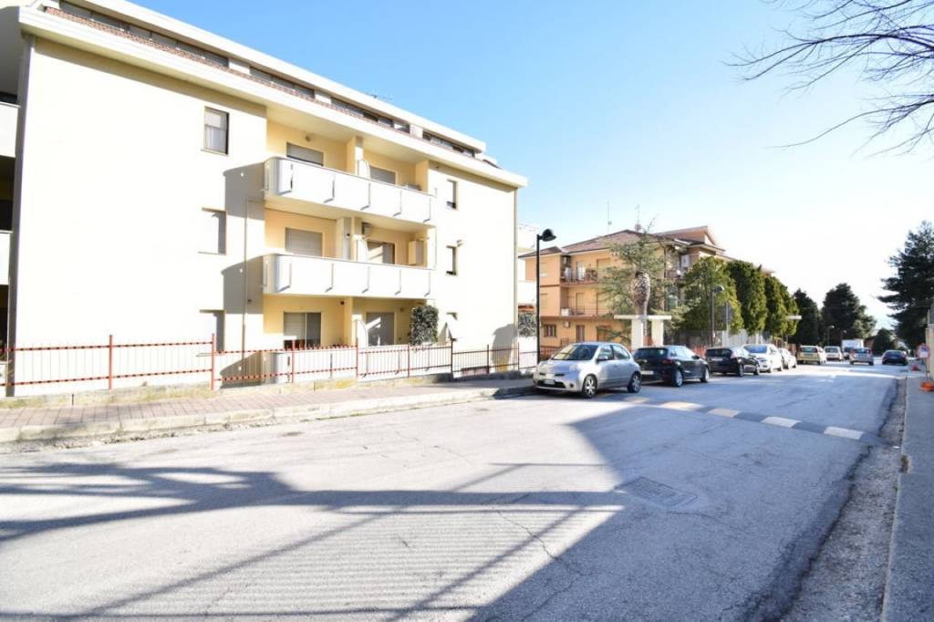 appartamento in vendita a Morrovalle in zona Trodica