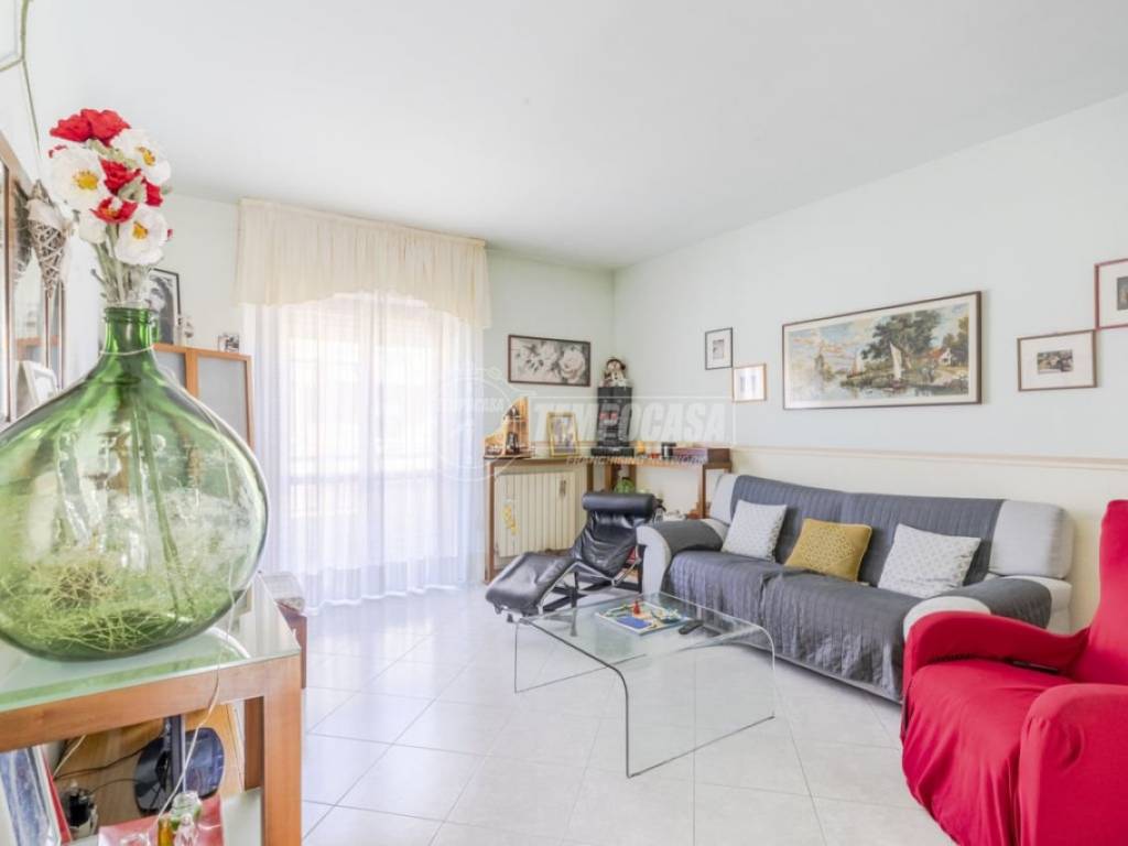 appartamento in vendita a Morrovalle in zona Trodica