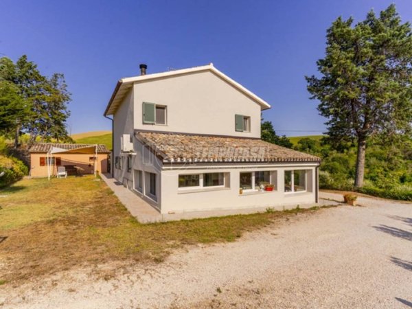 casa indipendente in vendita a Morrovalle