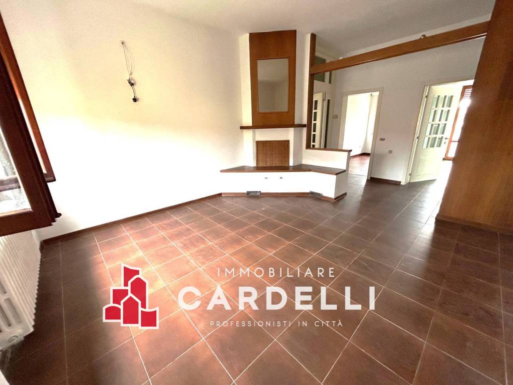 appartamento in vendita a Morrovalle in zona Trodica