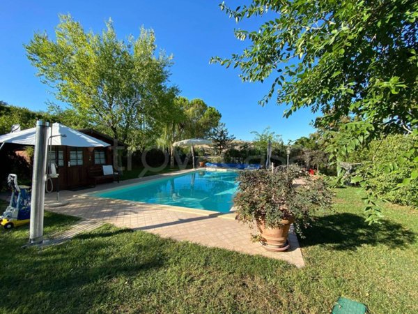 casa indipendente in vendita a Morrovalle