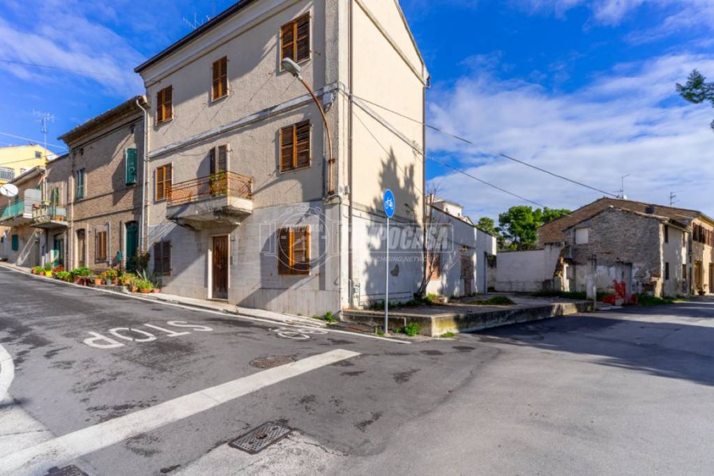 casa indipendente in vendita a Morrovalle