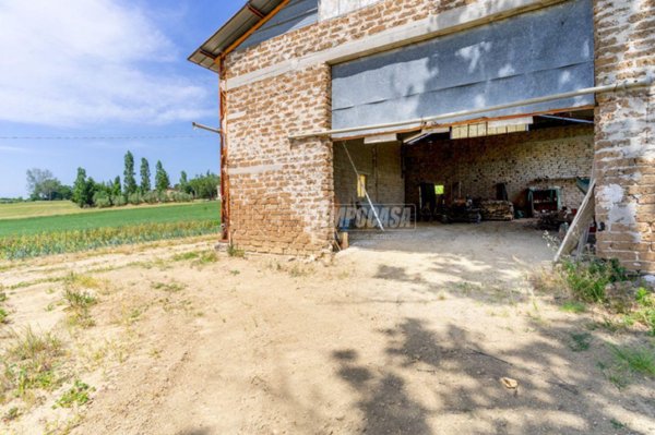 casa indipendente in vendita a Morrovalle in zona Trodica