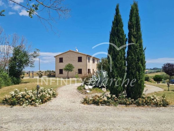 casa indipendente in vendita a Morrovalle