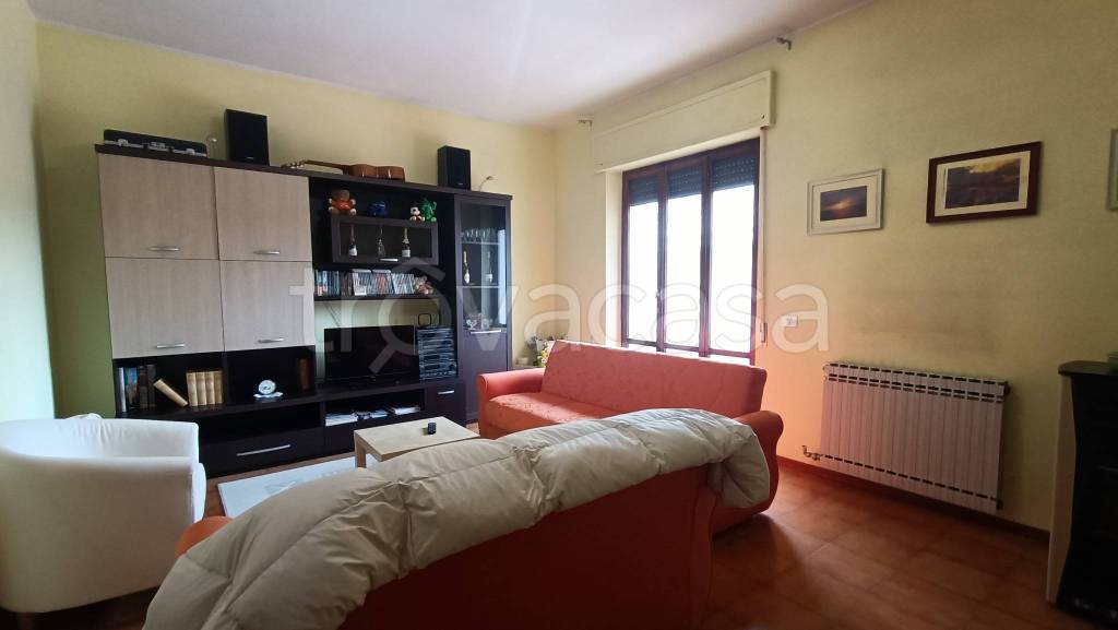 appartamento in vendita a Morrovalle in zona Trodica