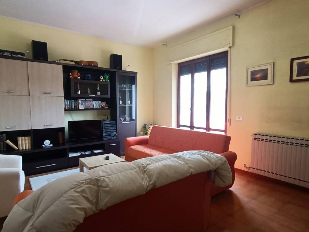 casa indipendente in vendita a Morrovalle in zona Trodica