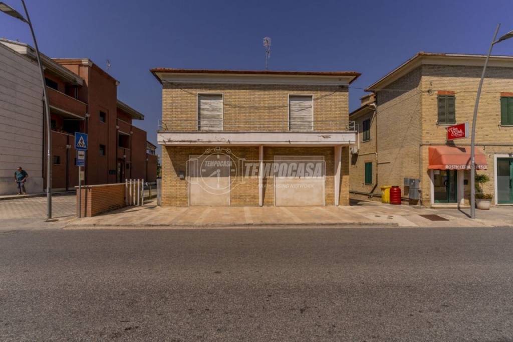 casa indipendente in vendita a Morrovalle in zona Trodica