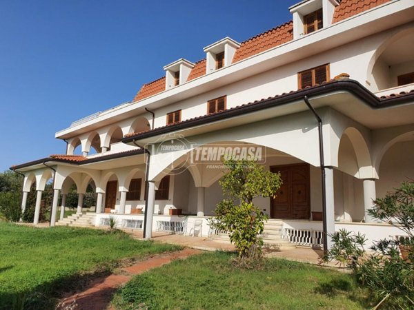 casa indipendente in vendita a Morrovalle