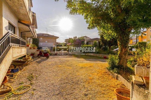 appartamento in vendita a Morrovalle in zona Trodica