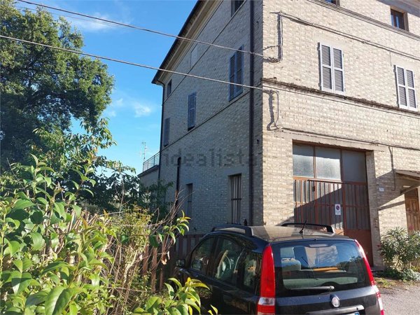 casa indipendente in vendita a Morrovalle in zona Stazione