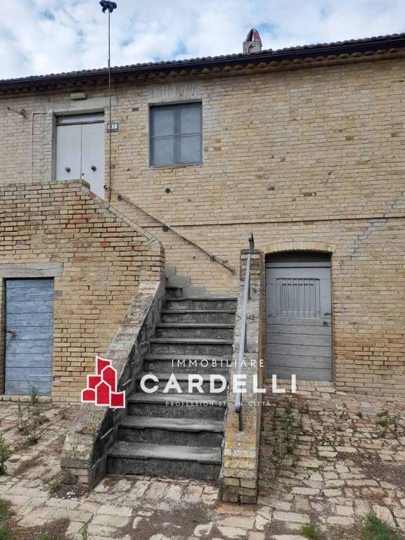 casa indipendente in vendita a Morrovalle in zona Trodica