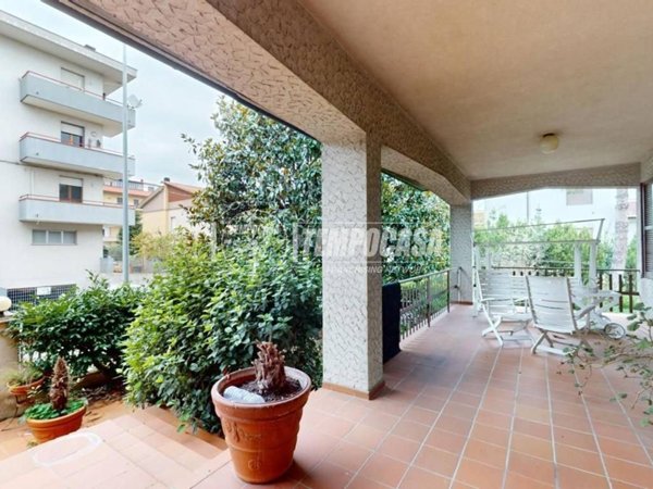 casa indipendente in vendita a Morrovalle in zona Trodica