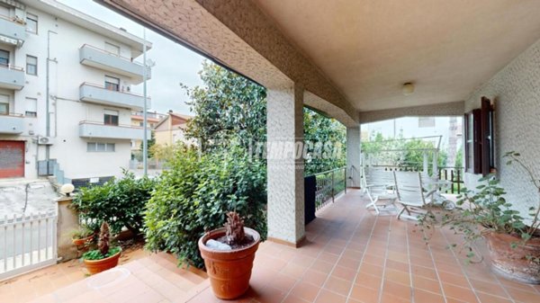 casa indipendente in vendita a Morrovalle in zona Trodica