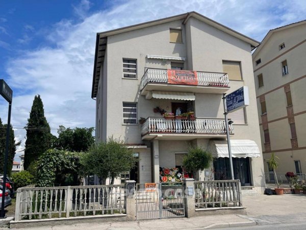 appartamento in vendita a Morrovalle in zona Trodica